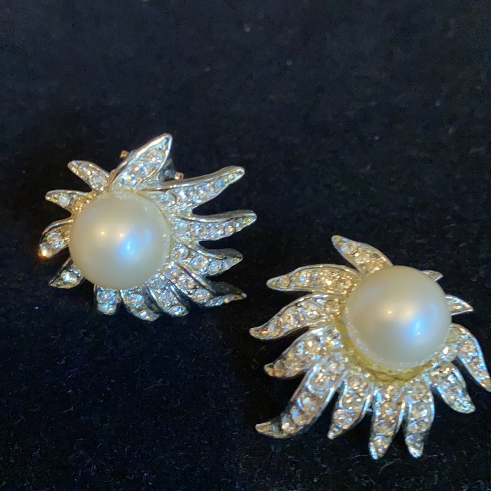 Vintage Tara Rhinestone Pearl Earrings - Picture 3 of 3
